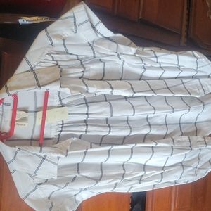 White and black button down shirt with collar nd pocket
